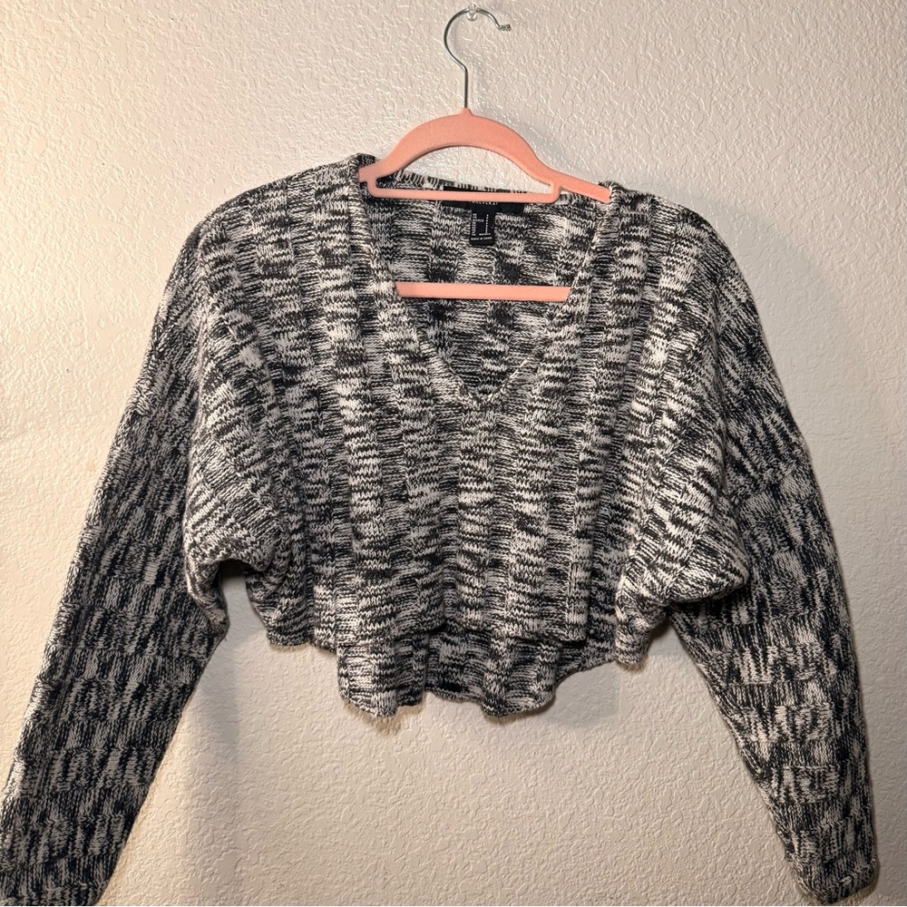 Women's Black and White Sweater
